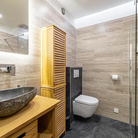 8 Merle T2 - Moderner Pour 4 Personnes Proche Palais