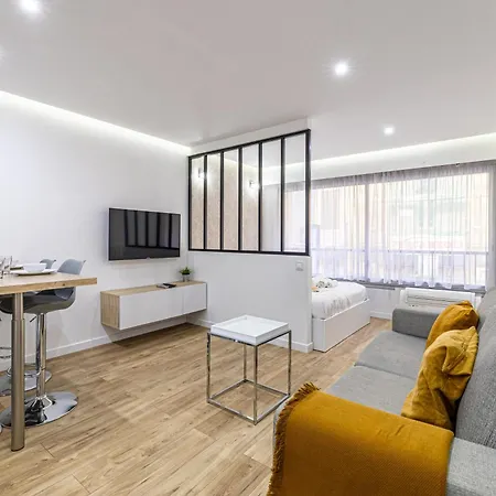 8 Merle T2 - Moderner Pour 4 Personnes Proche Palais Апартаменты *