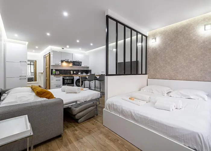 8 Merle T2 - Moderner Pour 4 Personnes Proche Palais Апартаменты *