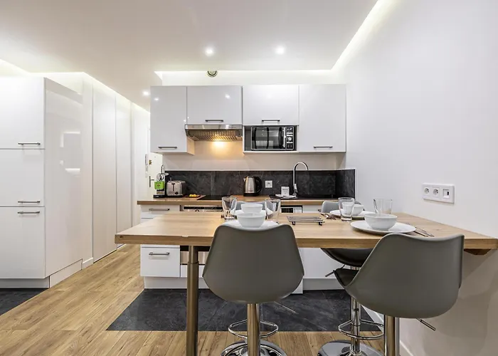 8 Merle T2 - Moderner Pour 4 Personnes Proche Palais Апартаменты